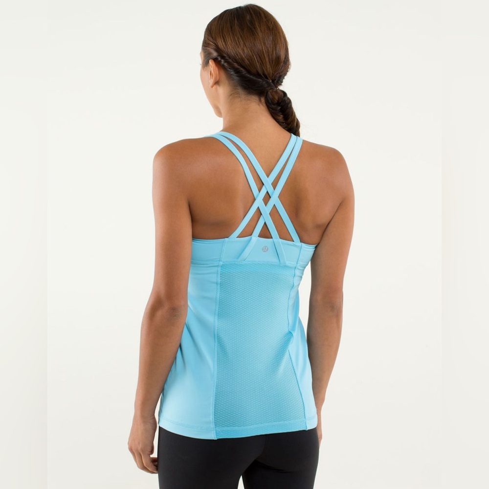 Size 8 Lululemon energy tank in blue moon color